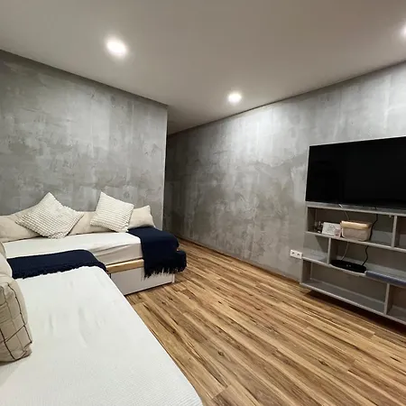 - Madeira Canical (Madeira)