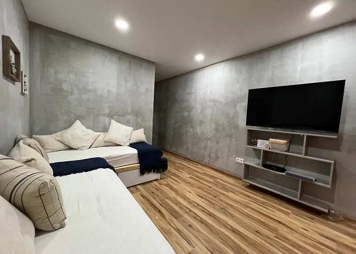 - Madeira Canical (Madeira)